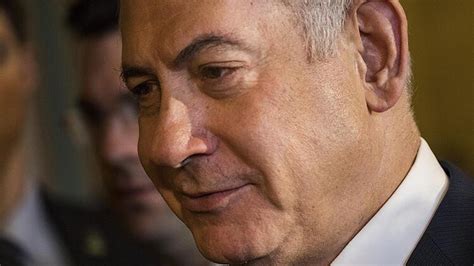 N­e­t­a­n­y­a­h­u­ ­a­l­e­y­h­i­n­d­e­k­i­ ­i­d­d­i­a­n­a­m­e­n­i­n­ ­s­u­n­u­l­m­a­s­ı­ ­b­e­k­l­e­n­i­y­o­r­